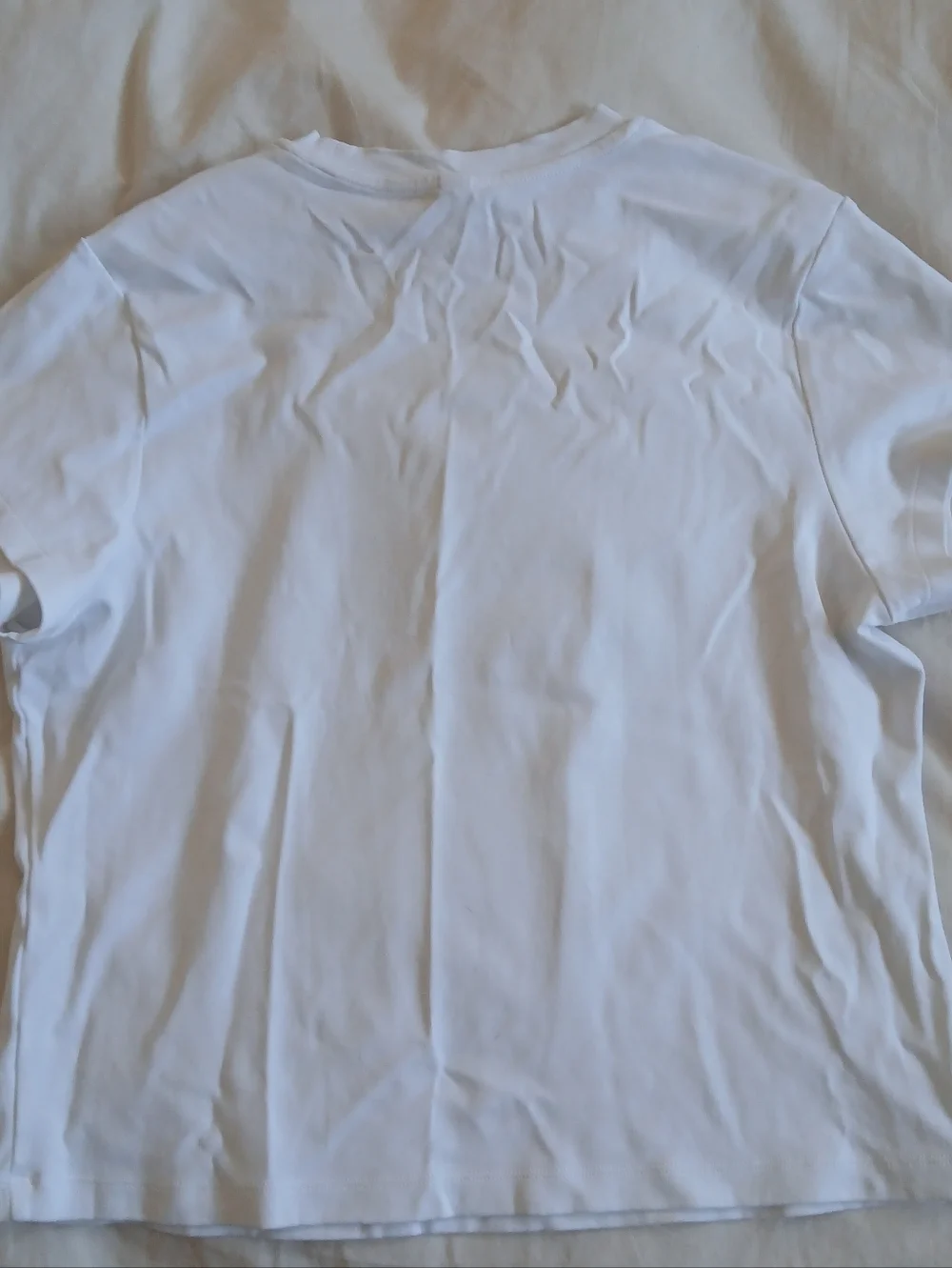 Uniqlo White Crew Tee - Picture 2 of 4